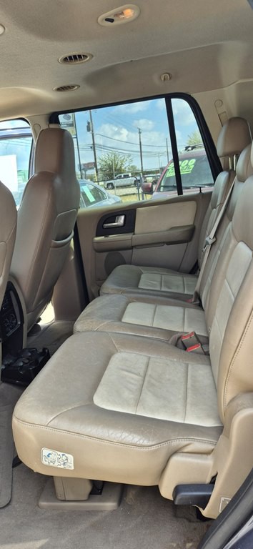 2003 Ford Expedition Image 11