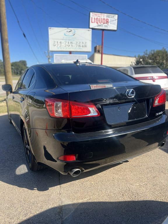2011 Lexus IS Image 3