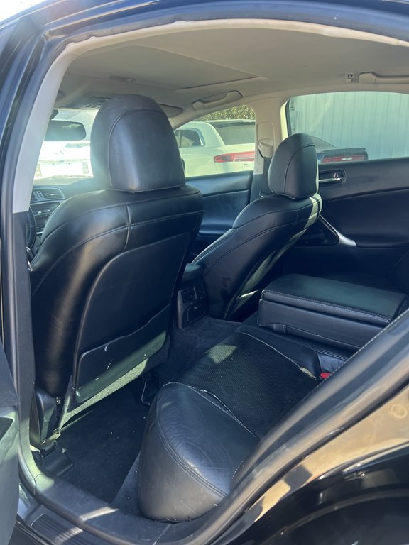 2011 Lexus IS Image 5