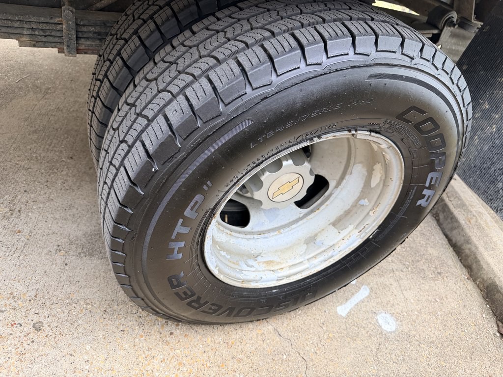 2013 Chevrolet Express Image 6