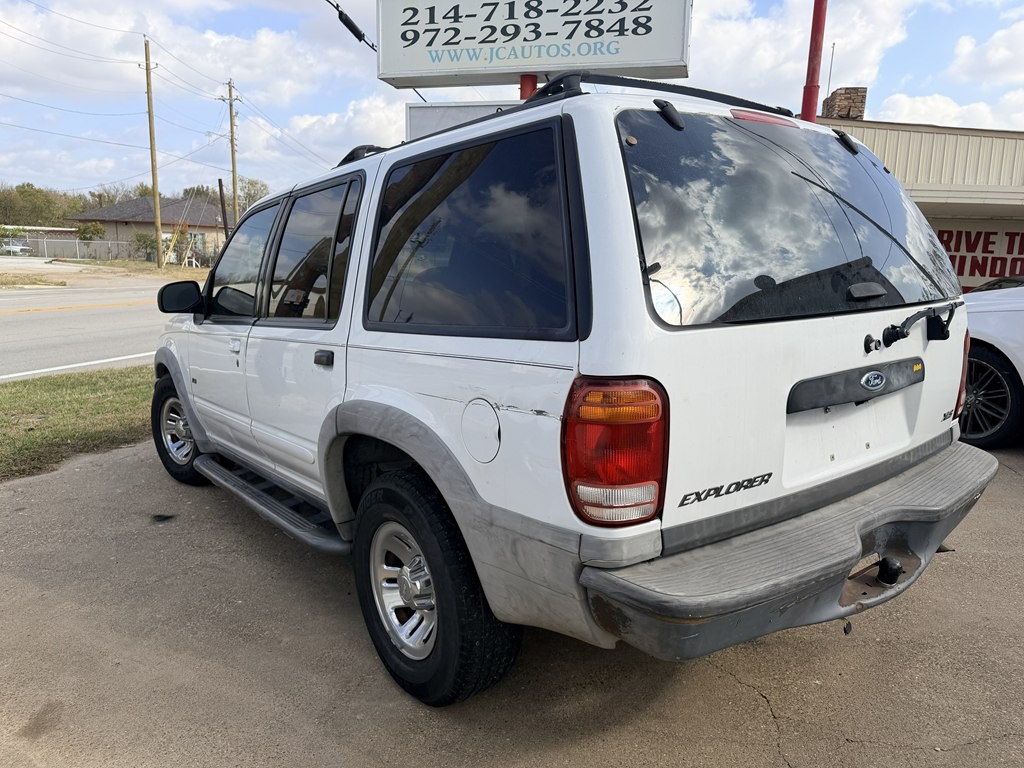 2001 Ford Explorer Image 2