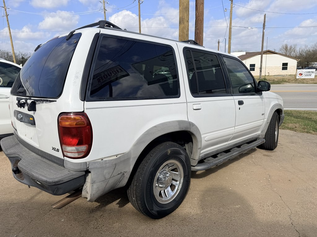 2001 Ford Explorer Image 3