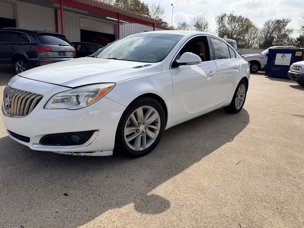2015 Buick Regal Image 2