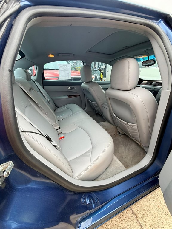 2005 Buick Lacrosse Image 8