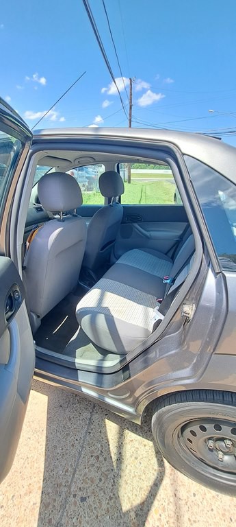 2006 Ford Focus Image 6