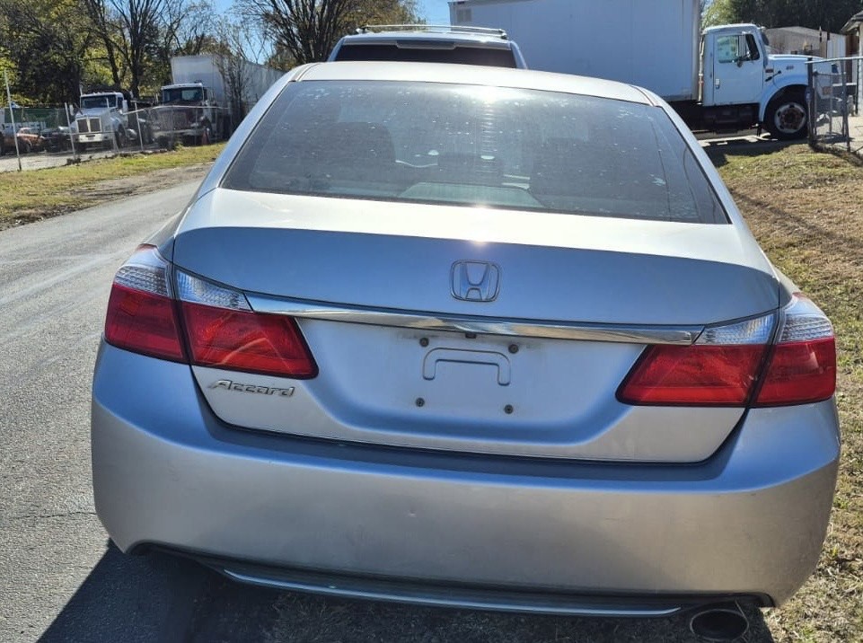 2015 Honda Accord Image 5