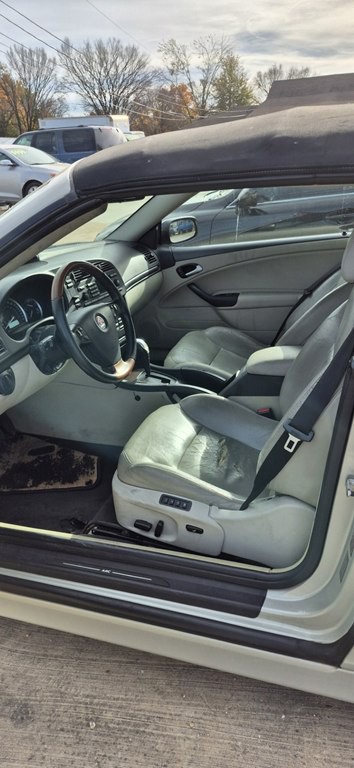 2004 Saab 9-3 Image 8