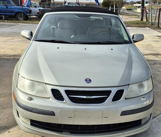 2004 Saab 9-3 Image 2