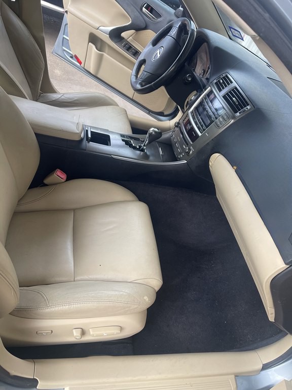 2008 Lexus IS Image 9