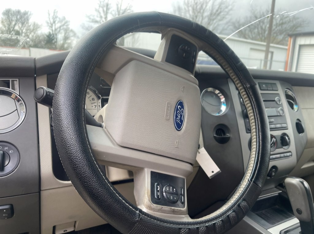 2010 Ford Expedition Image 7