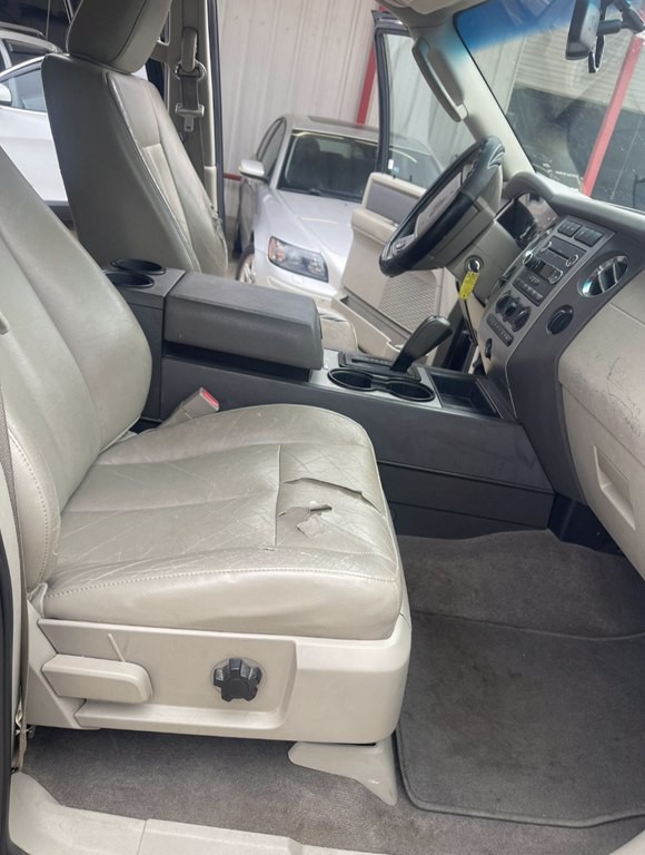 2010 Ford Expedition Image 11