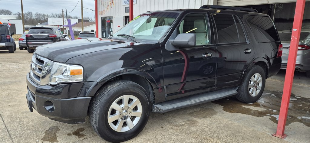 2010 Ford Expedition Image 1