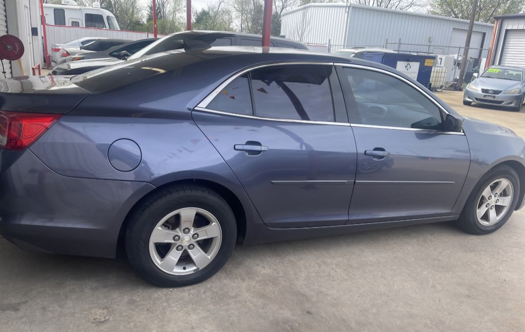 2015 Chevrolet Malibu Image 1