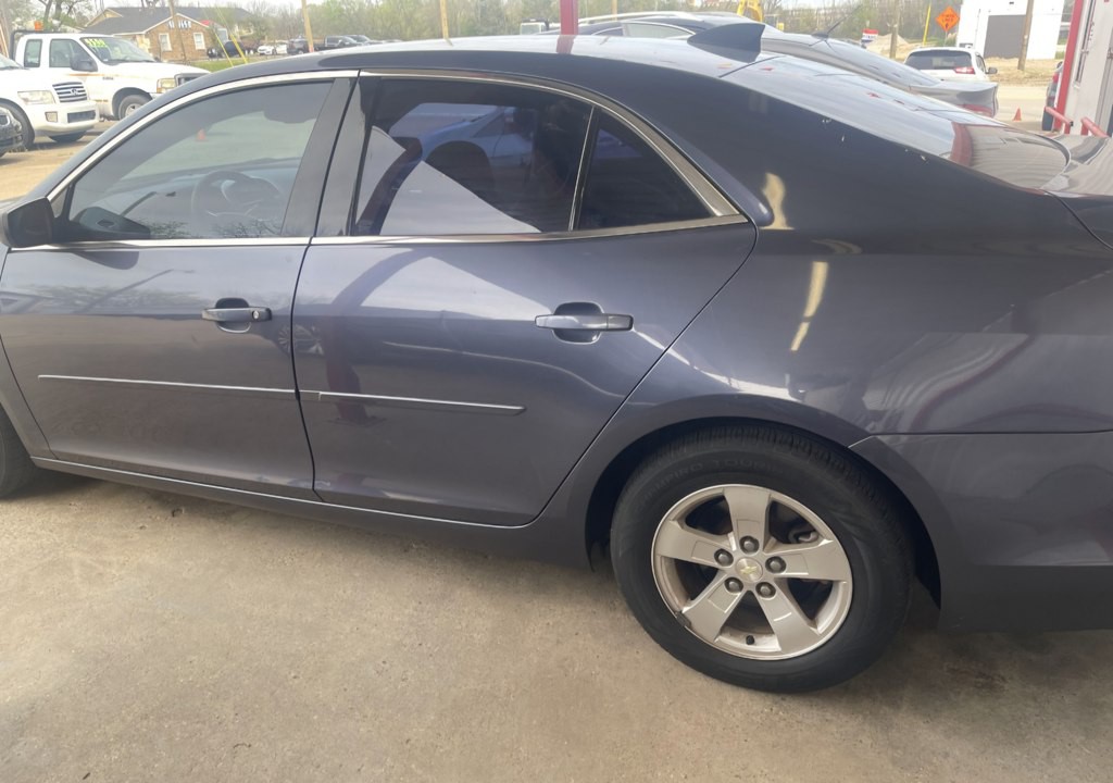 2015 Chevrolet Malibu Image 3