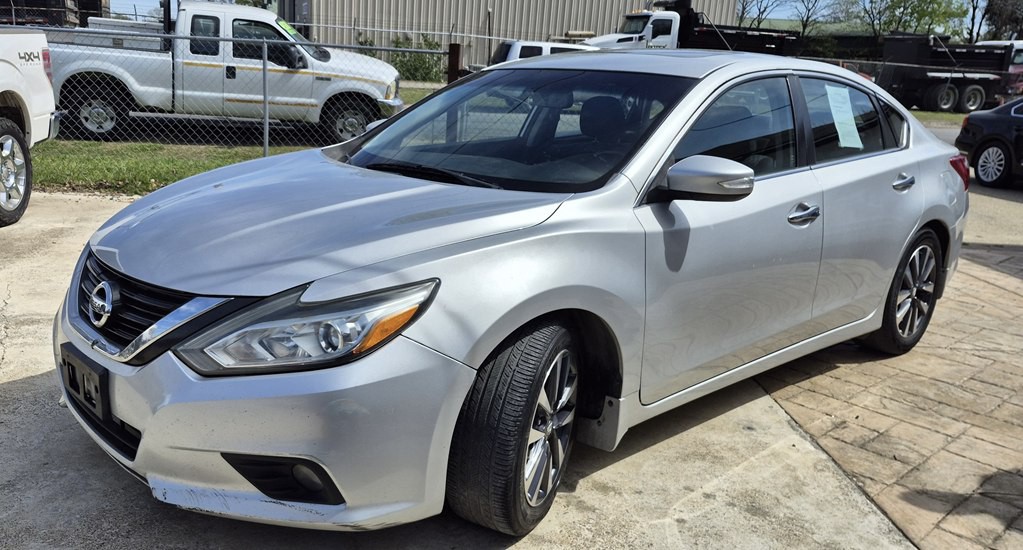 2016 Nissan Altima Image 1