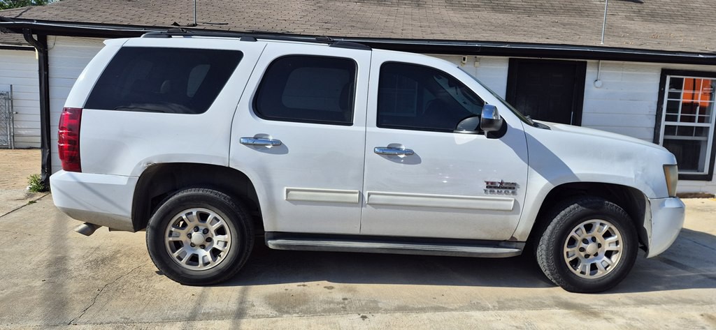 2013 Chevrolet Tahoe Image 1