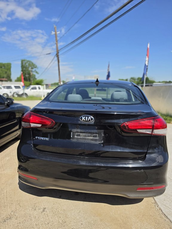 2017 Kia Forte Image 4