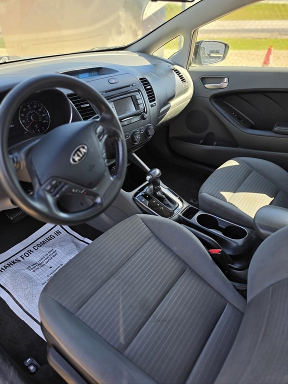 2017 Kia Forte Image 5