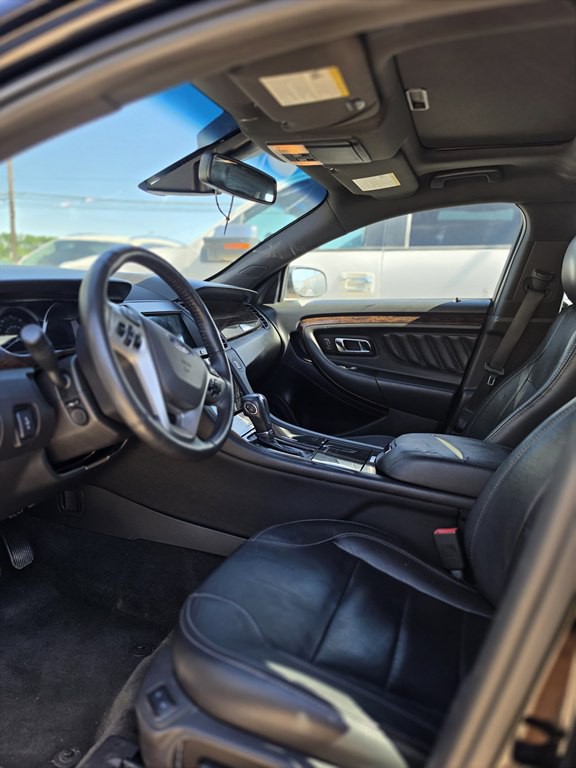 2017 Ford Taurus Image 4