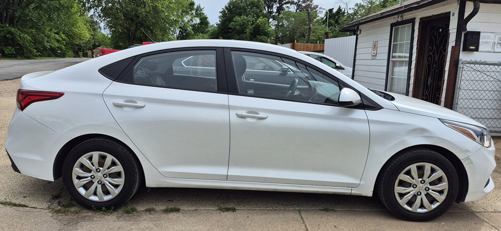 2019 Hyundai Accent Image 4
