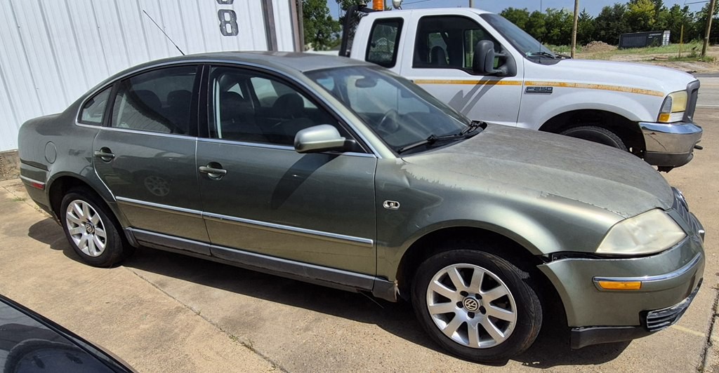 2003 Volkswagen Passat Image 2