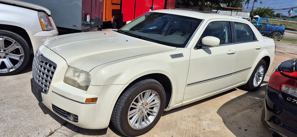 2008 Chrysler 300 Image 3