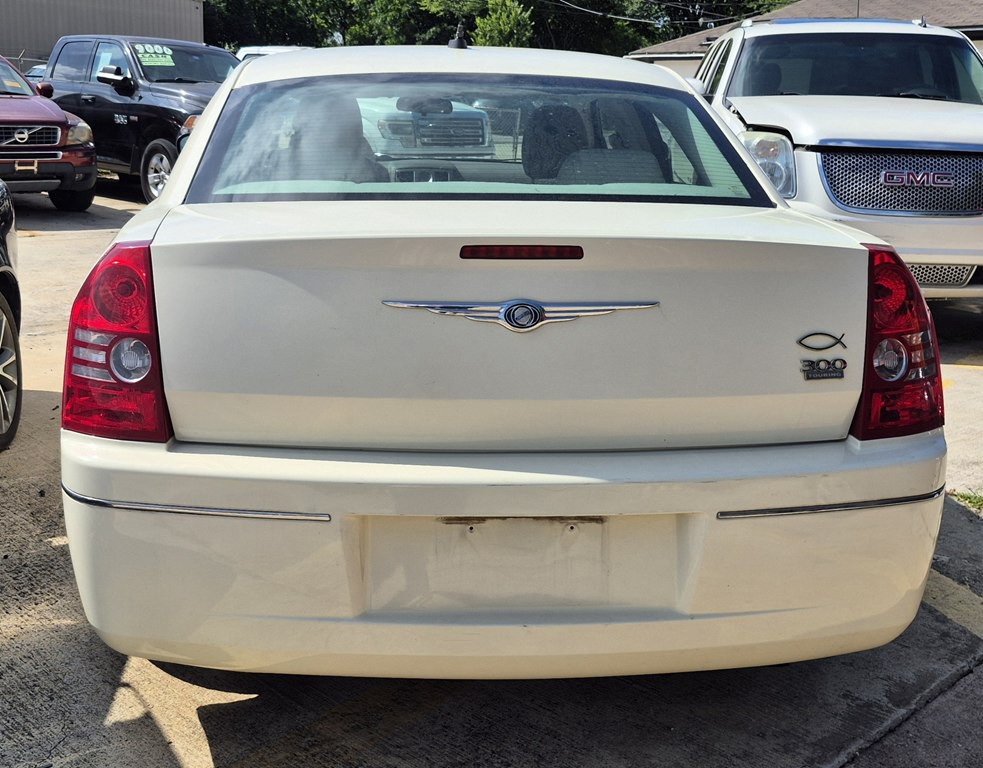 2008 Chrysler 300 Image 4