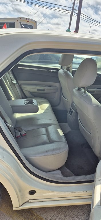 2008 Chrysler 300 Image 7