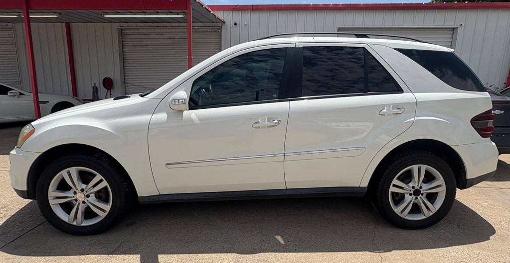 2008 Mercedes-Benz M-Class Image 1
