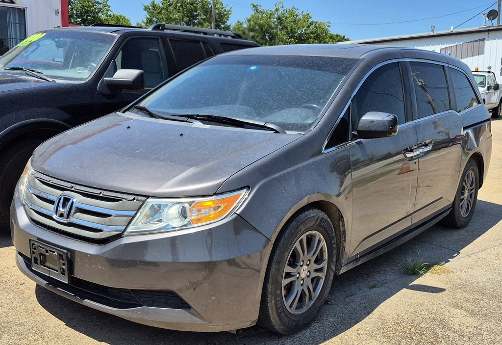 2012 Honda Odyssey Image 2