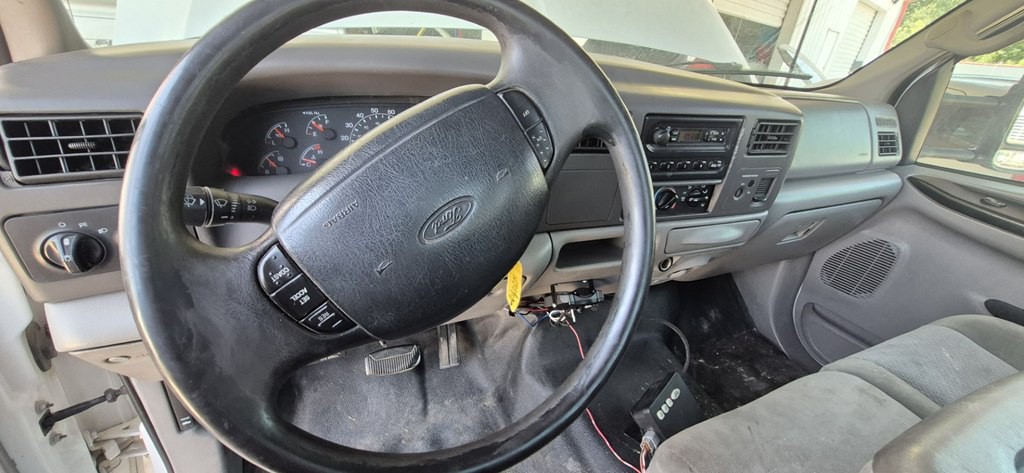 2000 Ford F-350 Image 7