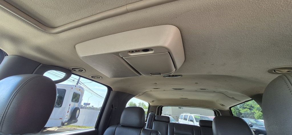 2005 GMC Yukon Image 8