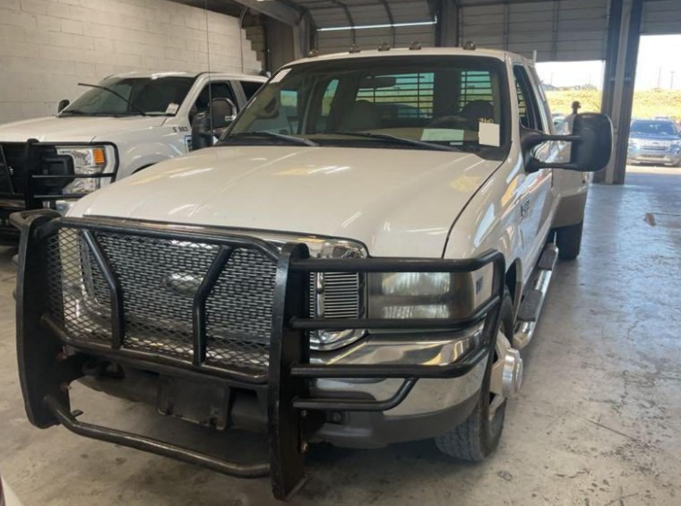 1999 Ford F-350 Image 3