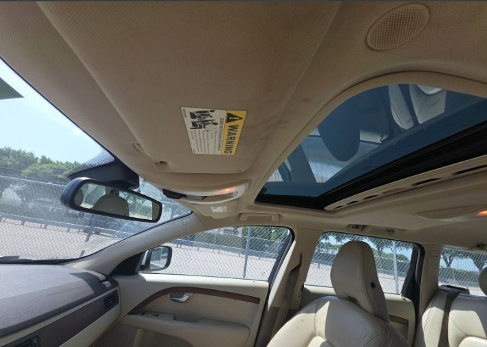 2010 Volvo XC70 Image 7