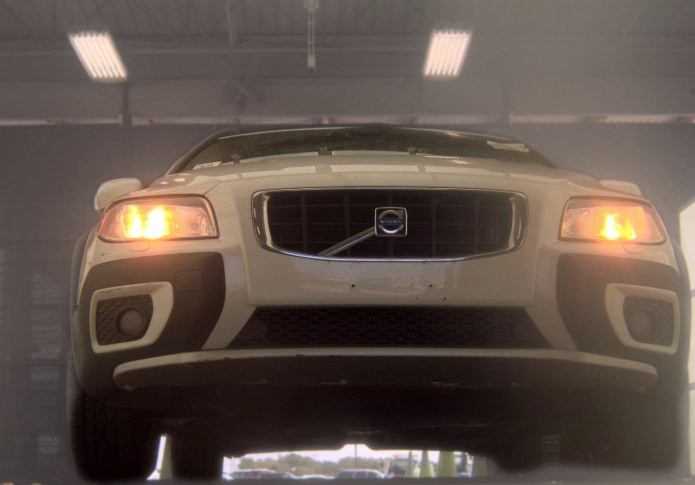 2010 Volvo XC70 Image 8