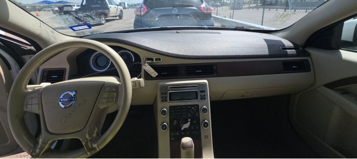 2010 Volvo XC70 Image 10