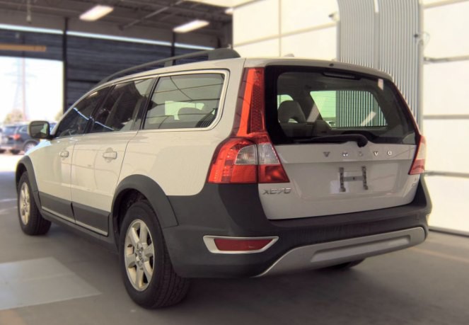 2010 Volvo XC70 Image 4