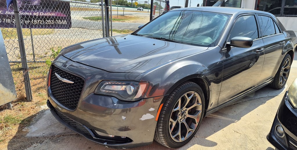 2018 Chrysler 300 Image 1