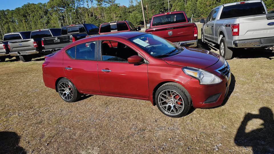 2016 Nissan Versa Image 2