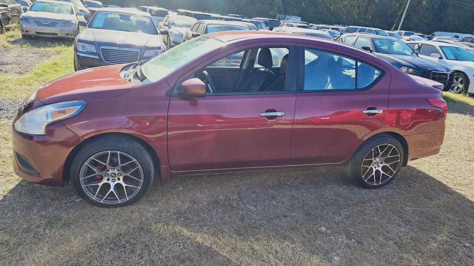 2016 Nissan Versa Image 5
