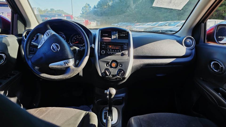 2016 Nissan Versa Image 6