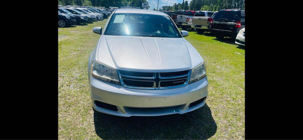 2011 Dodge Avenger Image 1