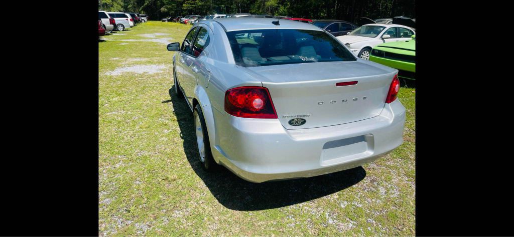 2011 Dodge Avenger Image 4