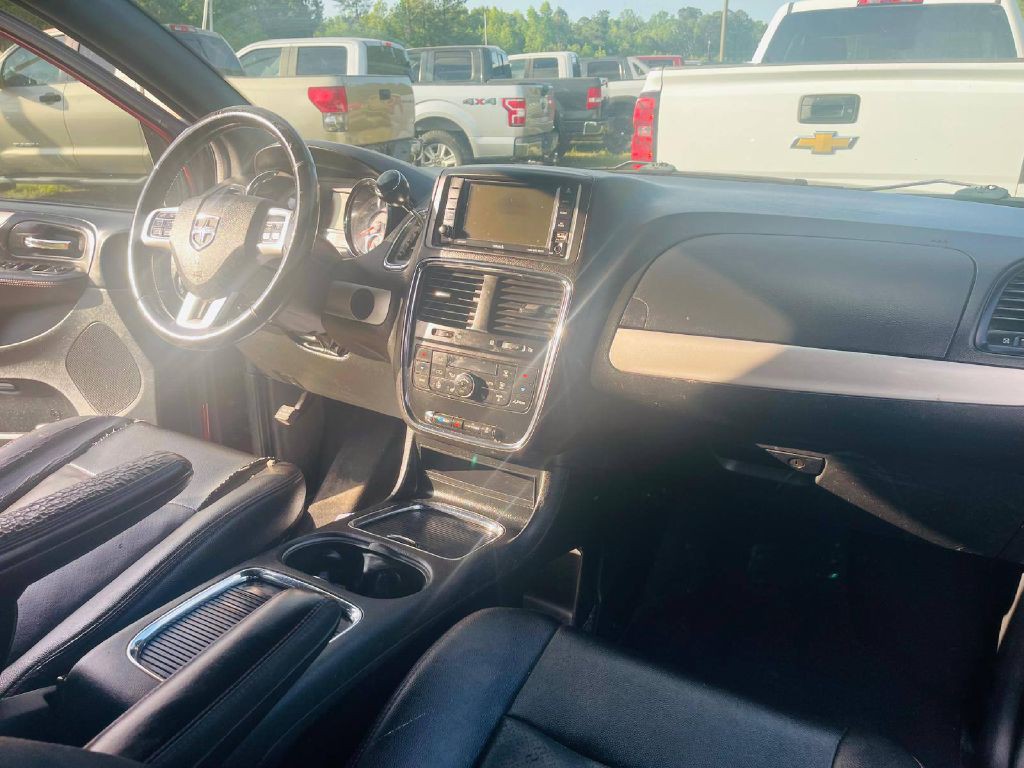 2018 Dodge Grand Caravan Image 2