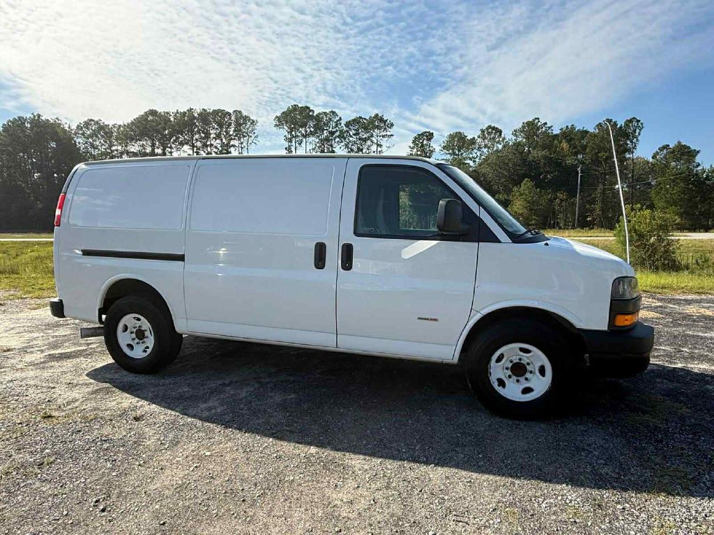 2019 Chevrolet Express Image 2