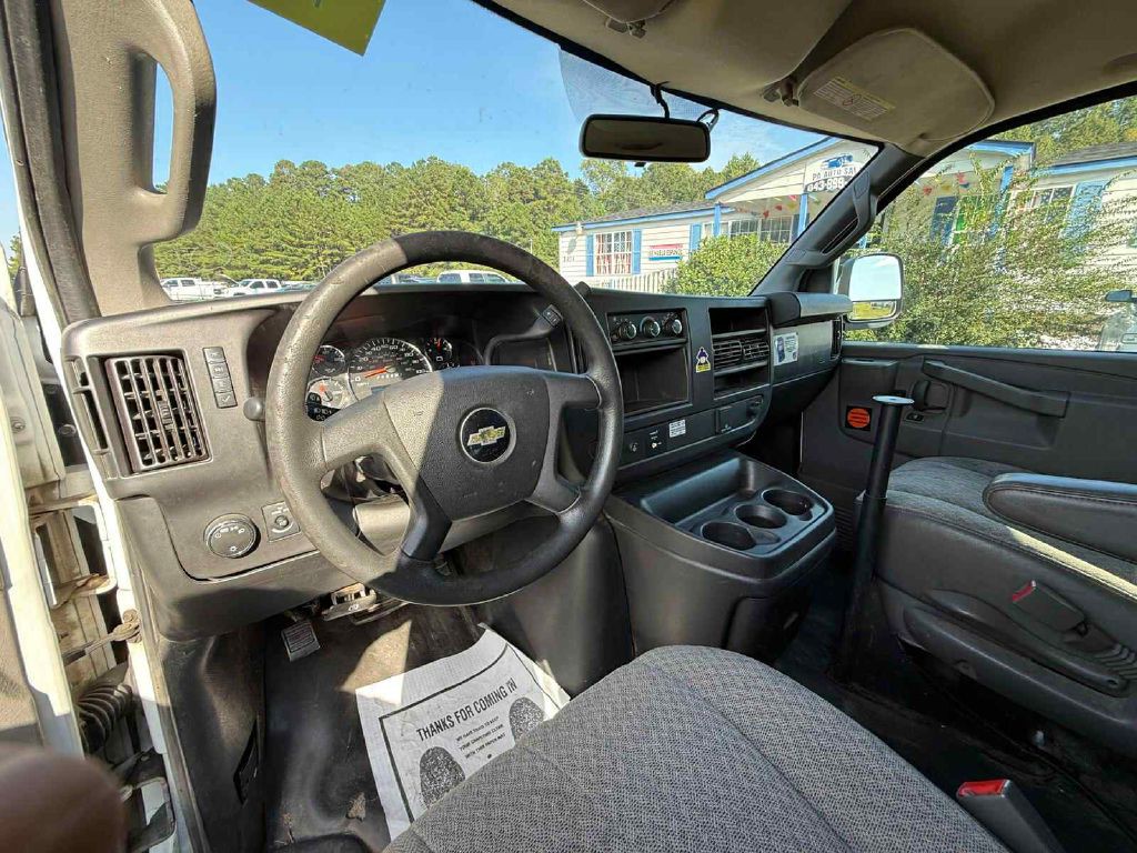 2019 Chevrolet Express Image 6