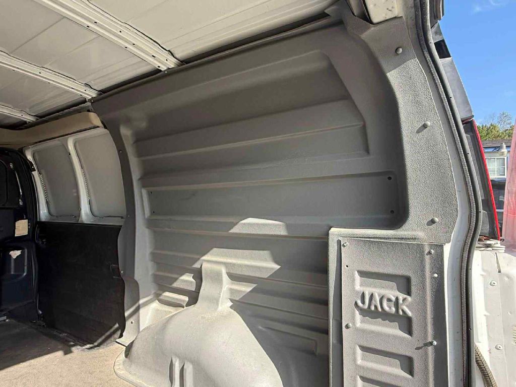 2019 Chevrolet Express Image 7