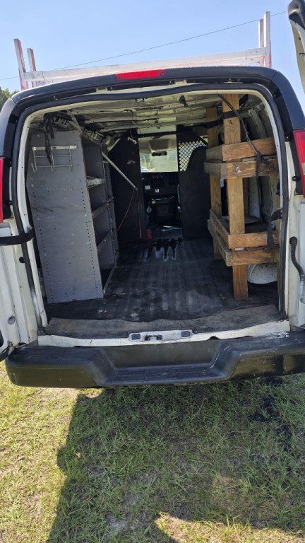 2012 Chevrolet Express Image 4