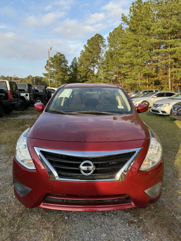 2018 Nissan Versa Image 1