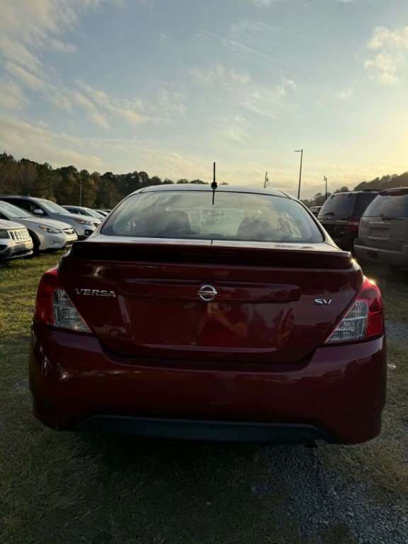 2018 Nissan Versa Image 4